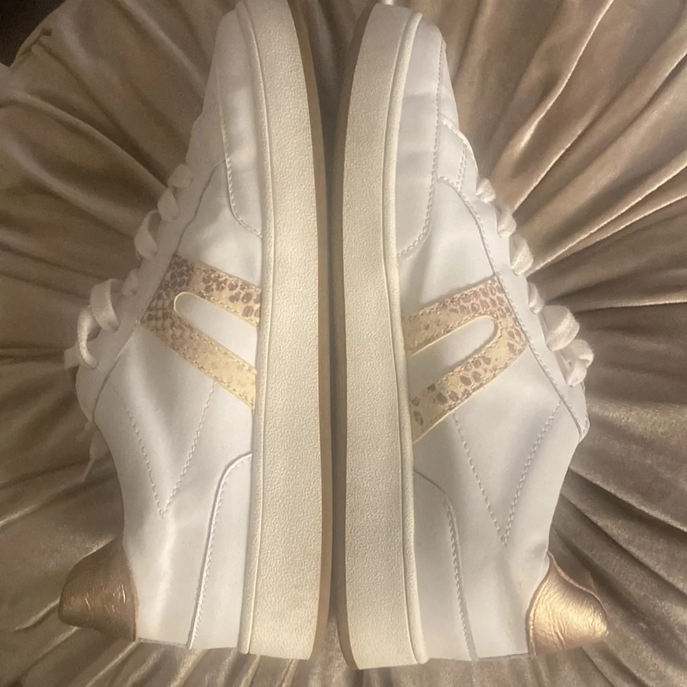 🎀 Lucky Brand Hinta Sneakers Women's Size 8 White Gold Leather Athletic Shoes - Picture 9 of 12